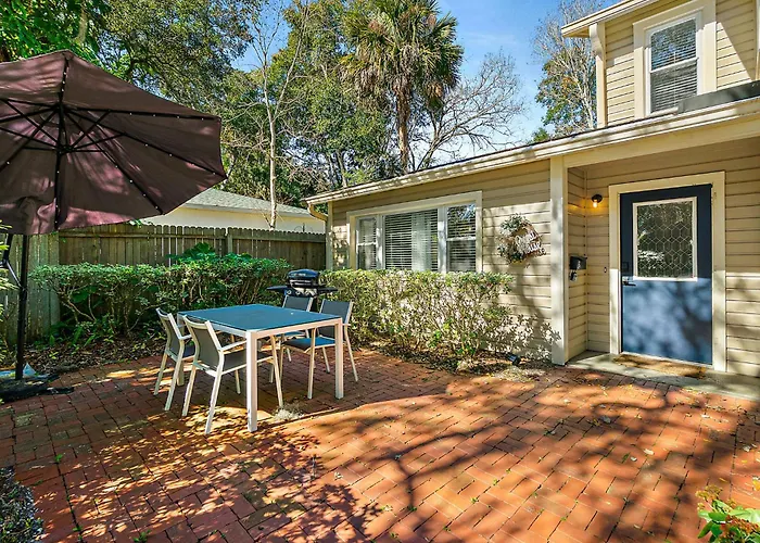 Cozy Uptown Guest House