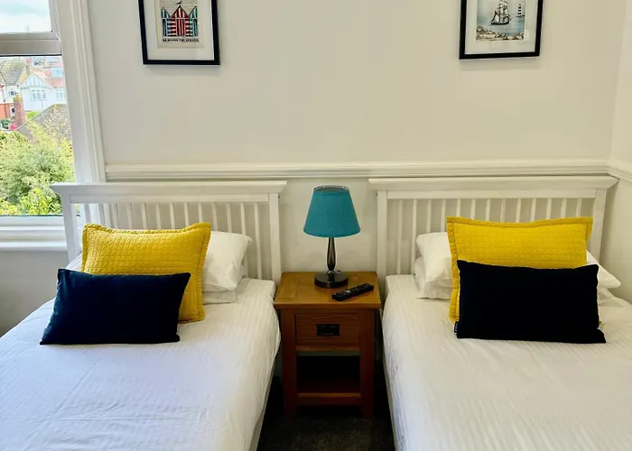 Pierremont En-Suite Rooms- 4 Mins Walk To Viking Bay Beach