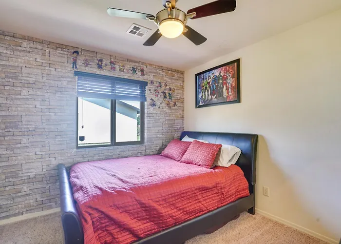 Yuma Family Home W/ Covered Patio + Grill!