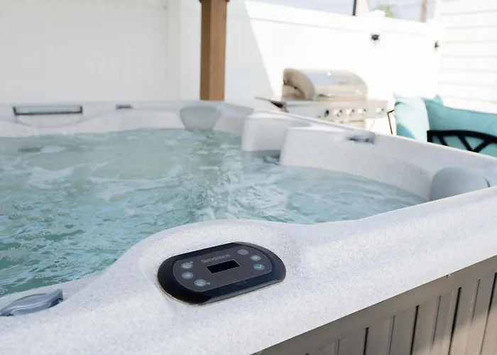 Updated Family Friendly Hillyard Gem New Hot Tub!