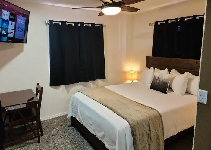 070B Grand Canyon Suite With Kitchenette Near South Rim Sleeps 4