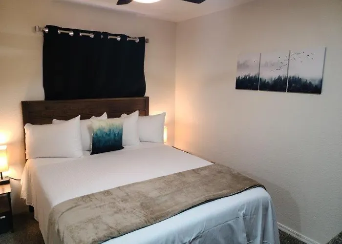 070B Grand Canyon Suite With Kitchenette Near South Rim Sleeps 4