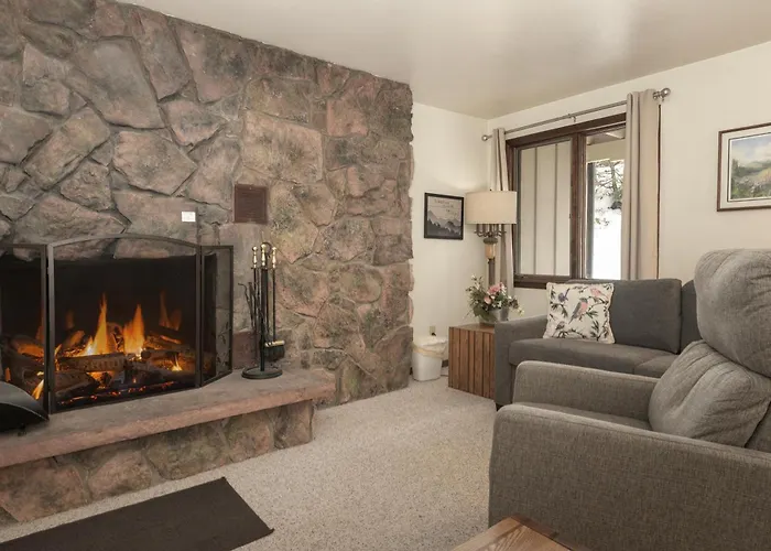 Hideaway Village Alpine 4