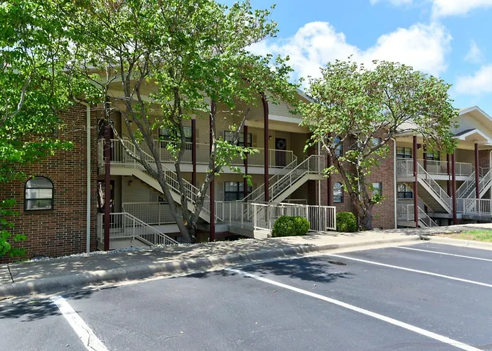 Beautiful Condos At Thousand Hills-Heart Of Branson-Spacious And Affordable