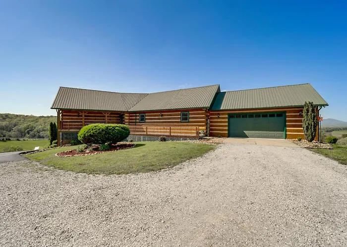 Panoramic Mtn Views: Spacious Tennessee Home!