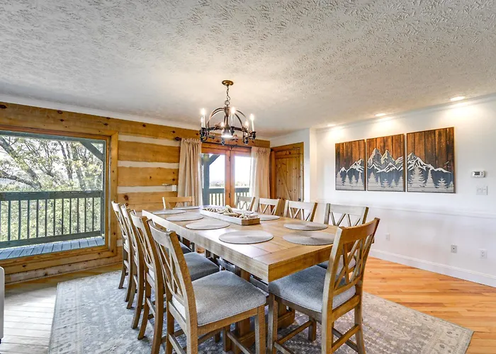 Panoramic Mtn Views: Spacious Tennessee Home!