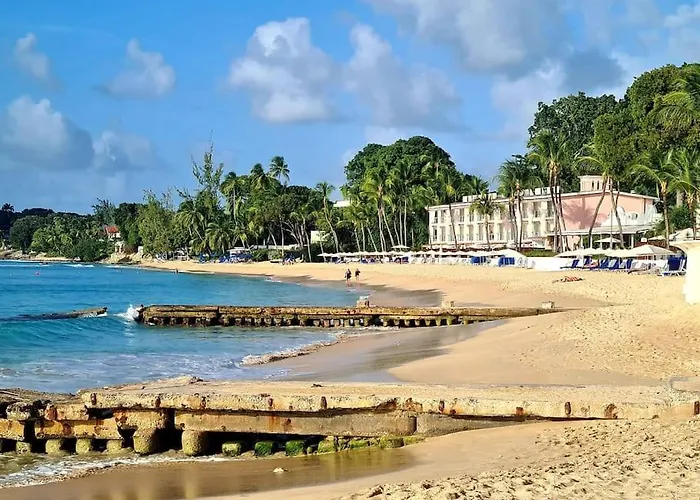 Charming St James Cottage - Walk To Beach