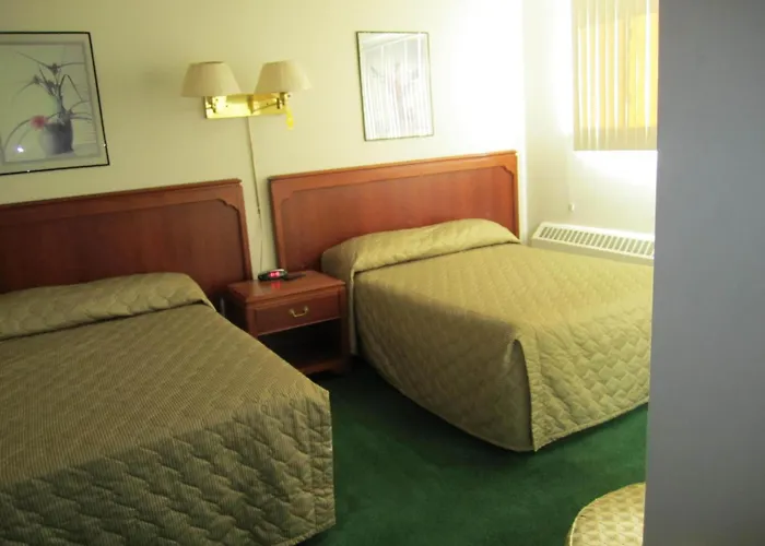 Canadiana Motel