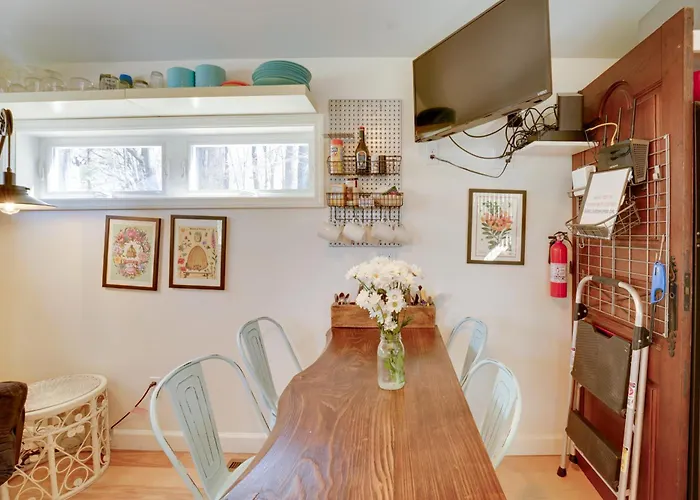 4-Season Gold Coast Cottage, 2 Mi To Winter Sports
