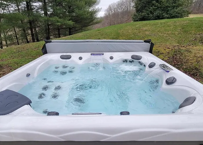 100 Acre Red Brick Ranch Hocking Hills Cabin Hot Tub 12