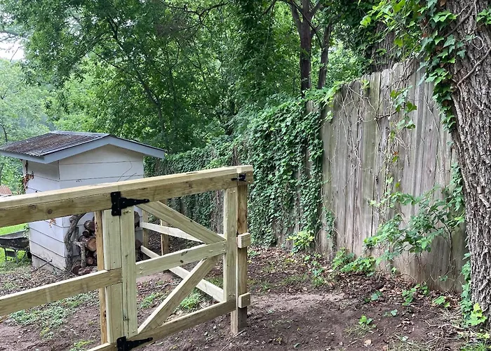Pets Welcome Tiny House + Guadalupe River Access