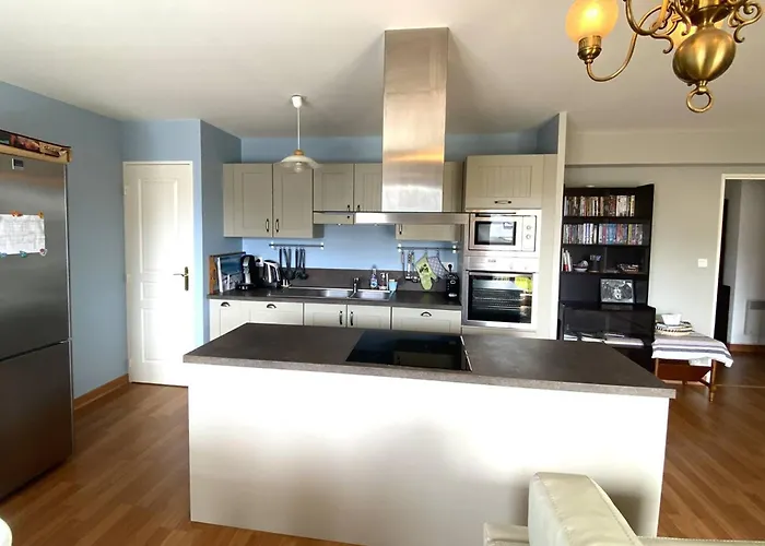 Appartement Au Calme Avec Wifi, Balcon, Parking Au Centre De Perros-Guirec, A 500M Des Commerces