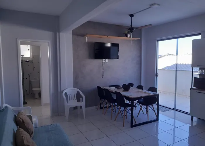 Suites e Kitnets praia Iriri