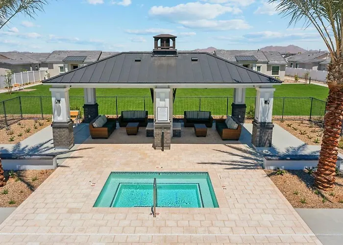 Gleaming Contemporary Home In Buckeye With Pool,Bbq