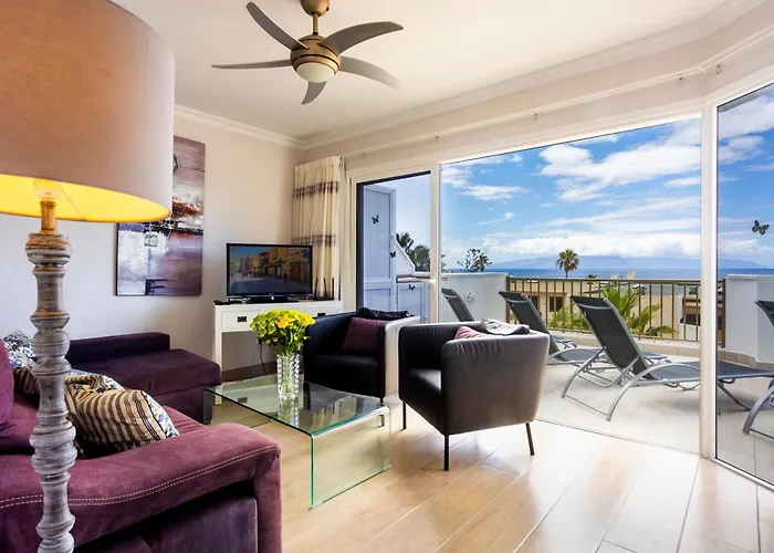 Ocean Panorama - 3 Ac Bedrooms, Private Garage, Pool, 2 Bathrooms, Tv Channels