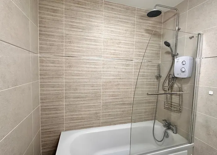 Room In Limerick With King Bed -Home Stay