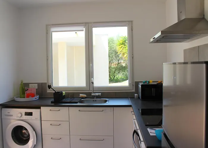 Petite maison, cosy, sur les collines niçoises