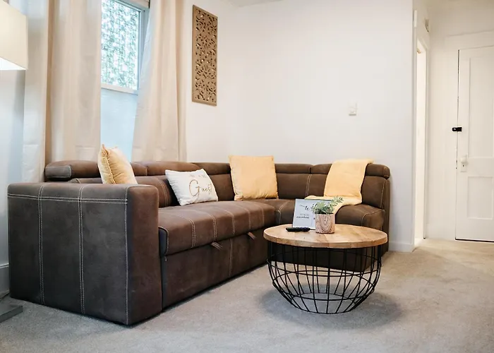 New! Cozy And Modern Unit With Hot Tub
