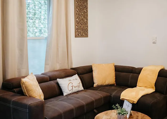 New! Cozy And Modern Unit With Hot Tub