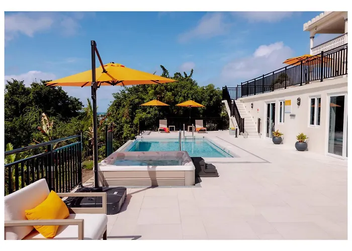 Luxurious Oasis For Groups