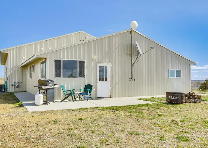 2 Mi To Dtwn Buffalo: Mtn-View Retreat W/ Patio!