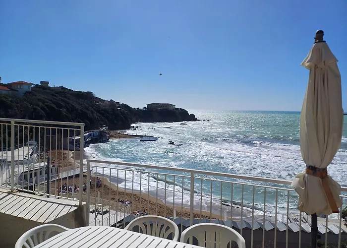 Seafront Loft In Liberty Villa