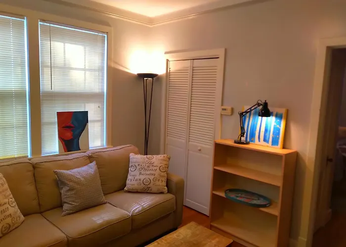 Urban Retreat On Flint