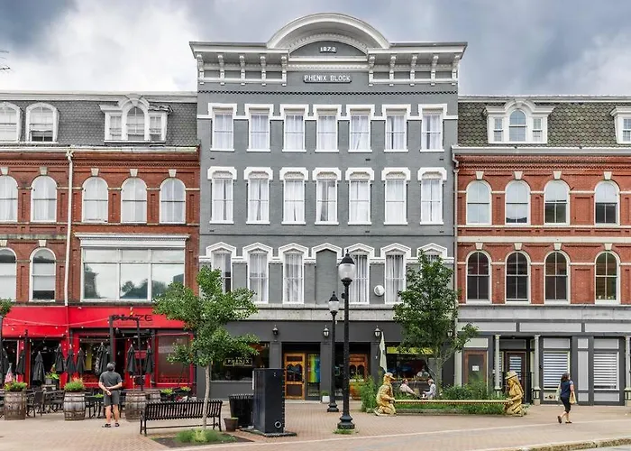Historic Bldg, Coffee Shop, Fast Wi-Fi, Room # 207