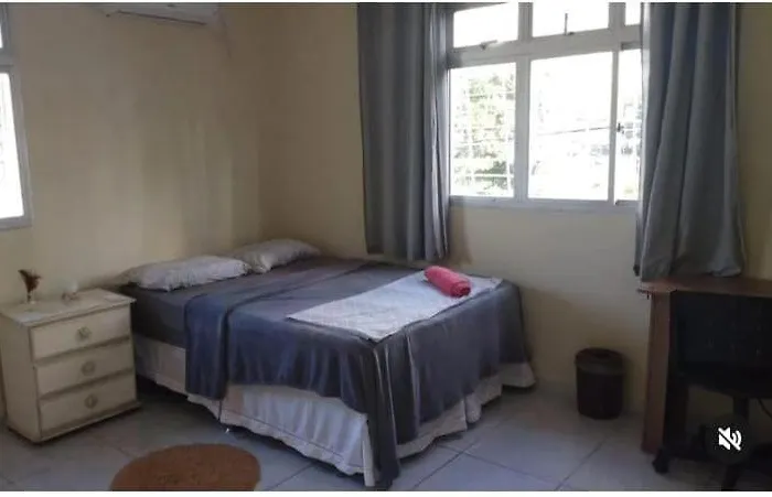 Quartos Em Apartamento Rustico E Aconchegante