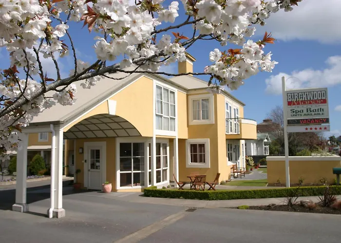 Birchwood Manor