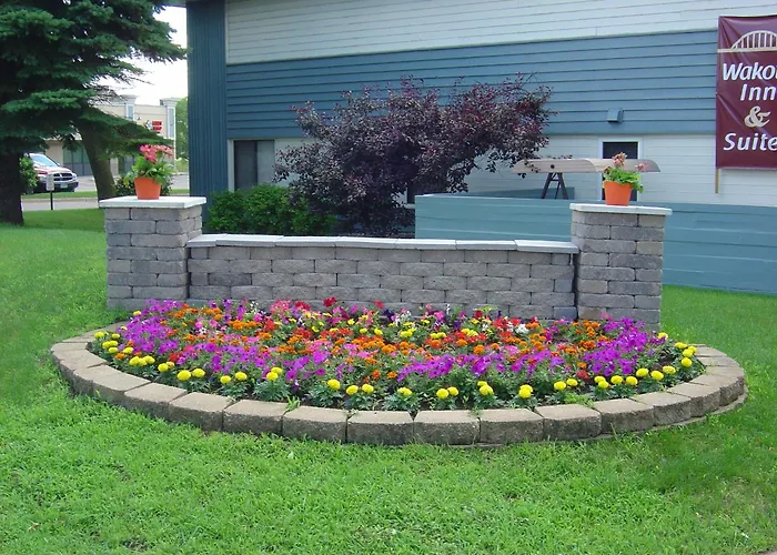 Wakota Inn And Suites