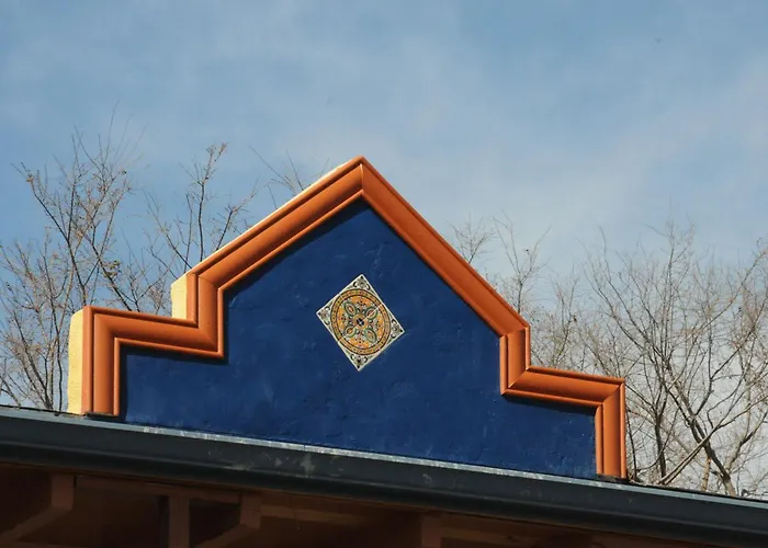 Sandyland Reef Inn