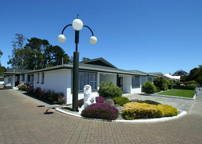 Queens Park Motels