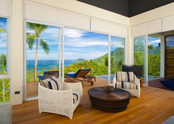 Overthemoon Luxury Pool Villas