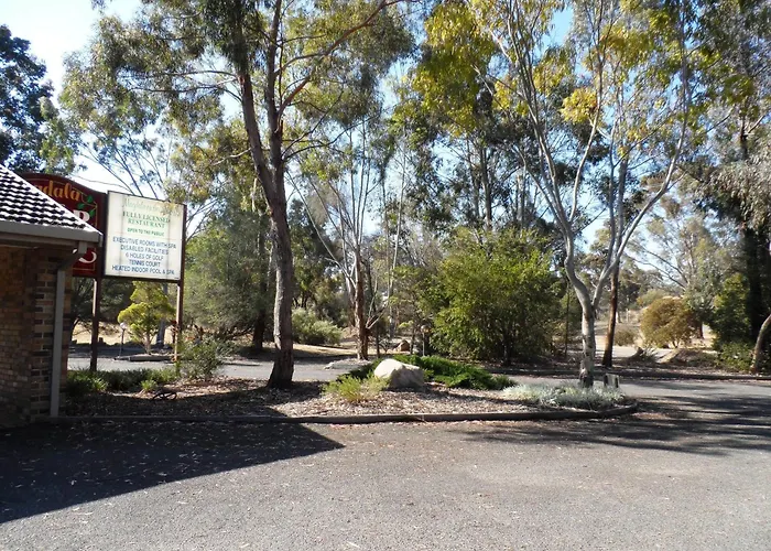 Magdala Motor Lodge & Lakeside Restaurant
