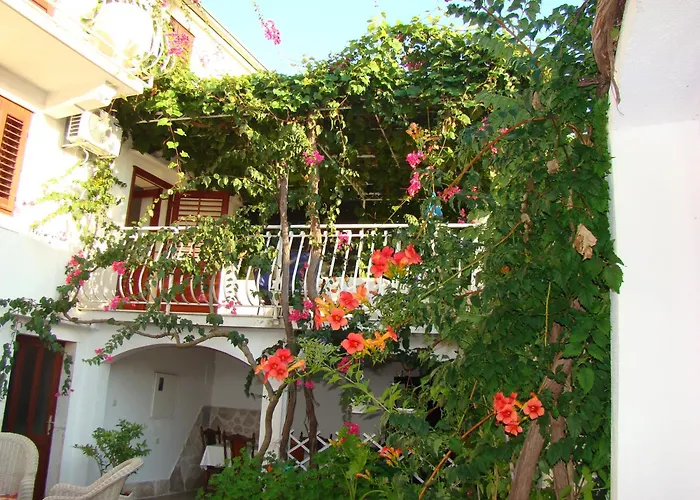 Studio Apartments Kuljis