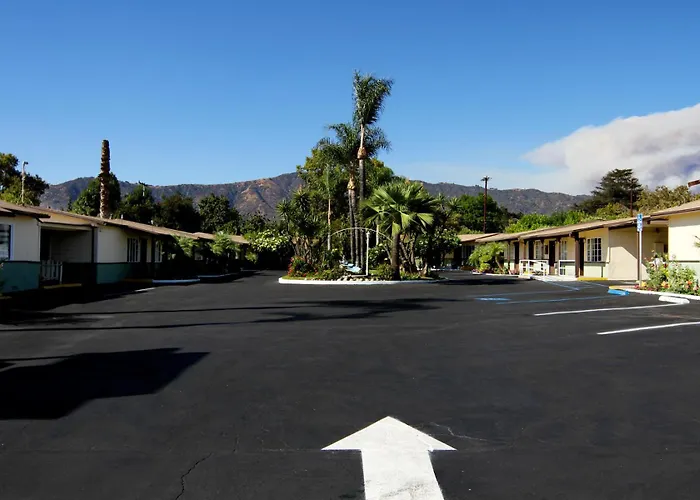 Palm Tropics Motel