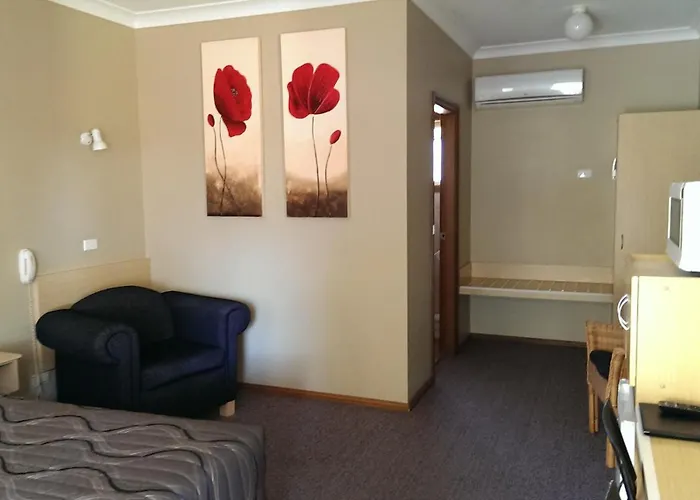Cooee Motel