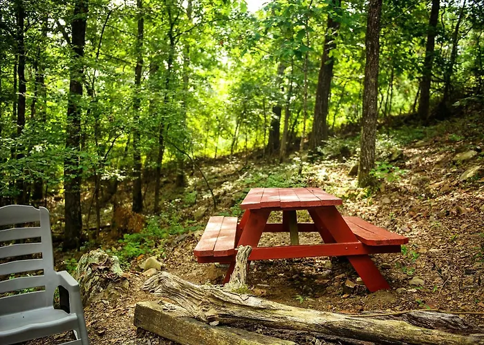 The Americana - Parker Creek Bend Cabins