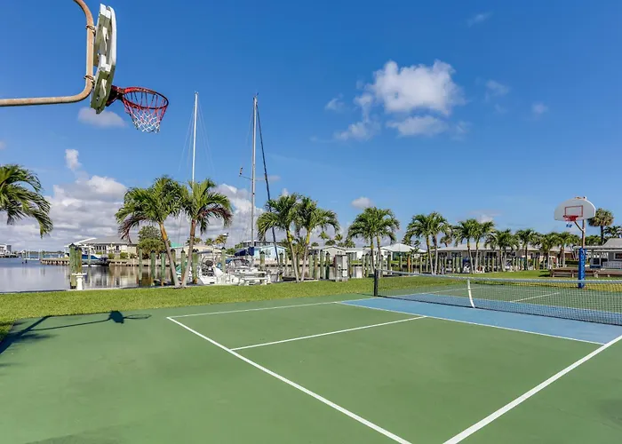 South Hutchinson Island Cottage W/ Beach Access!