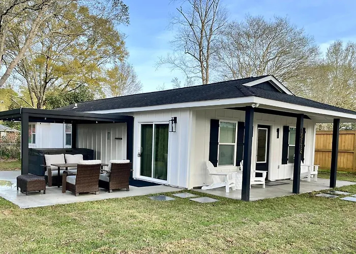 Love Shack In Foley/ Hot Tub / Modern Cozy