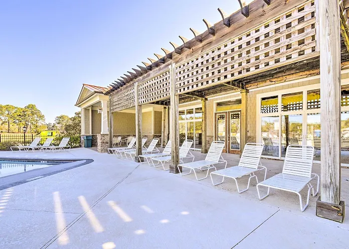 Gorgeous Calabash Condo W/ Balcony & Pool Access!