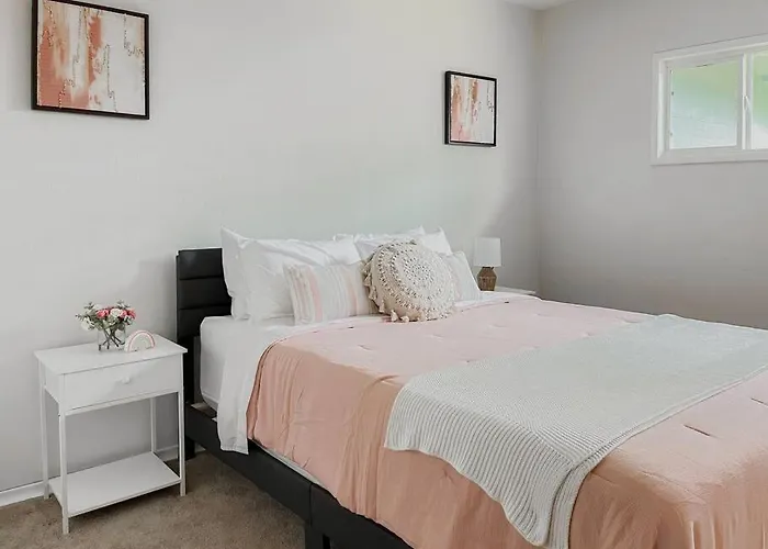 Beautiful Coast Home 3 Minutes From Beach!