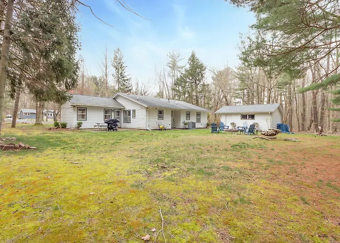 Silver Woods - New Vacation Rental - Lake Access Half A Mile Away