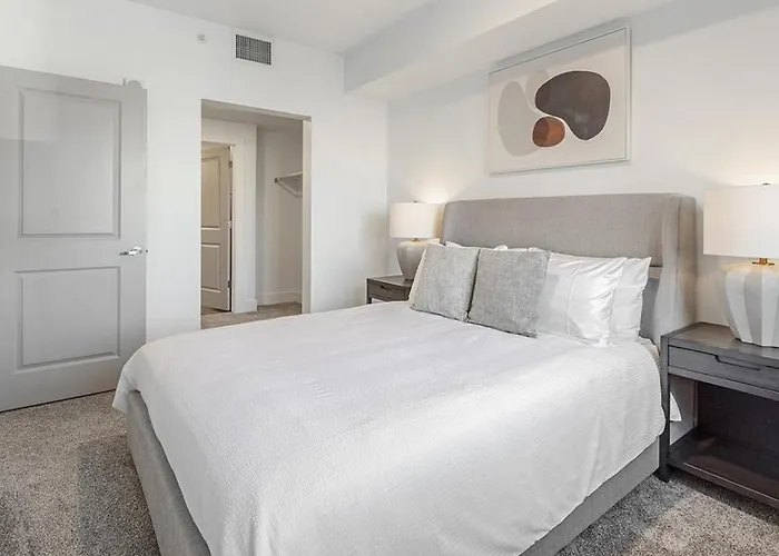 Landing Modern Apartment With Amazing Amenities