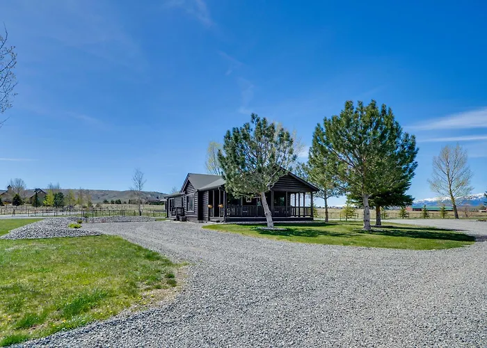 Serene Yellowstone Country Retreat W/ Deck & Views