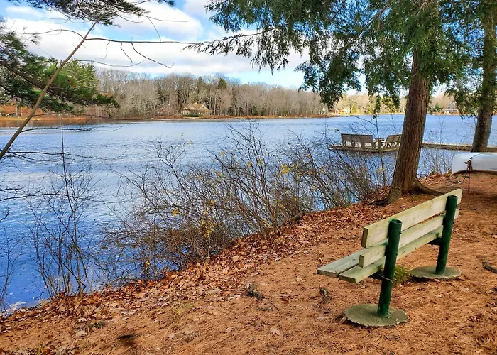Wonderful Log Cabin Near Private Beach And Lake Access