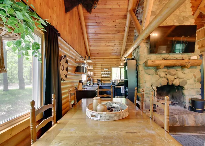 1 Mi To Beach & Lake: Breezy Point Cabin W/ Yard!