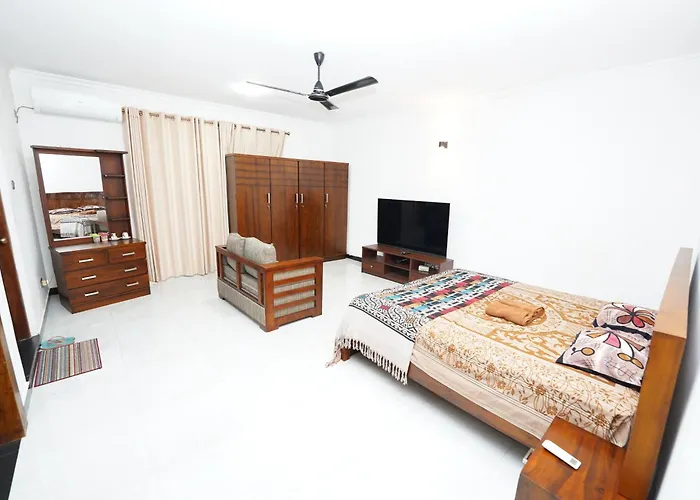 Jaruv Royal Residencies
