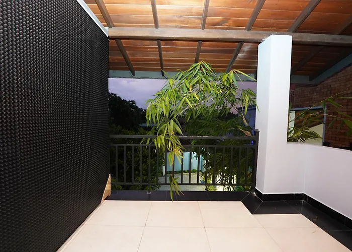 Jaruv Royal Residencies
